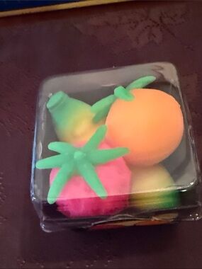 (New in box)Nee Doh Mini Fruit Squishy Trio